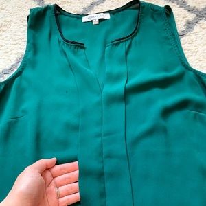 〰️ Emerald green top 〰️